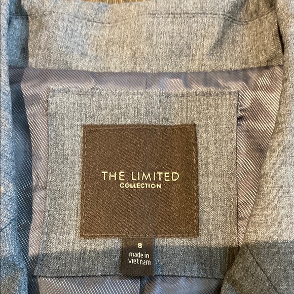 The Limited Gray Structured Blazer in size 8. - Picture 2 of 7